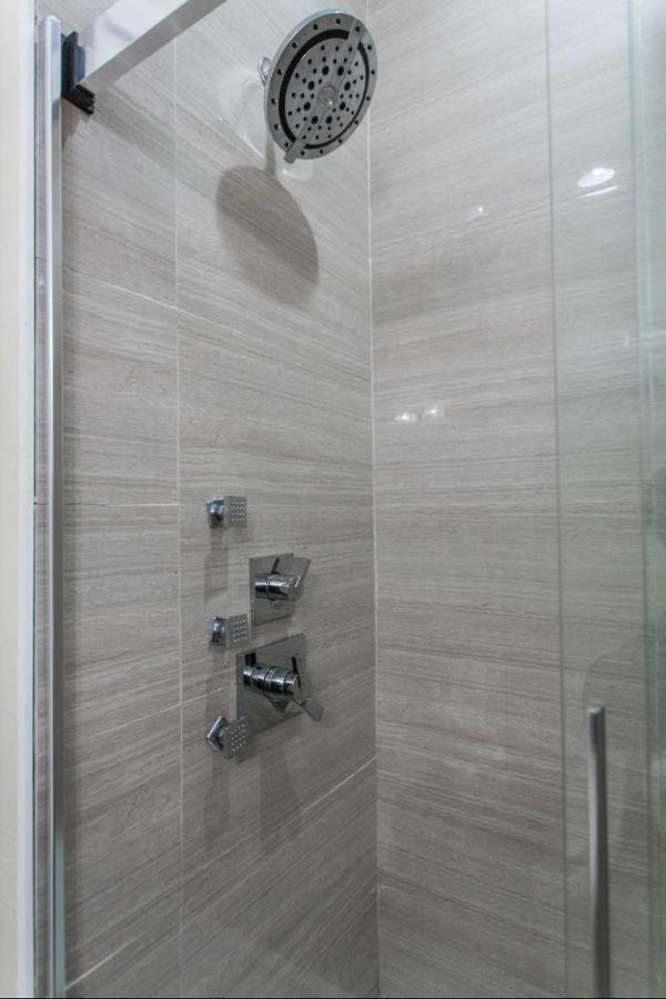 The Double Play - 1 Min Walk To Wrigley! Spacious 2Br - Perfect For Cubs Fans! Chicago Eksteriør bilde