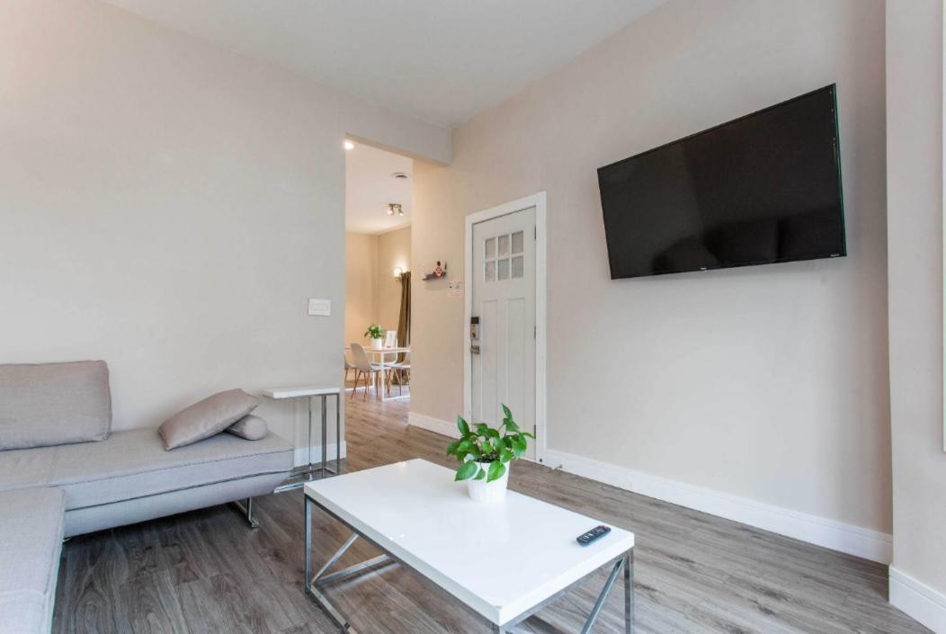 The Double Play - 1 Min Walk To Wrigley! Spacious 2Br - Perfect For Cubs Fans! Chicago Eksteriør bilde