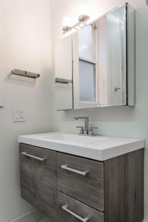 The Double Play - 1 Min Walk To Wrigley! Spacious 2Br - Perfect For Cubs Fans! Chicago Eksteriør bilde
